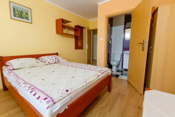 kołobrzeski, Ustronie Morskie, Pensjonat 24 pokoje z łazienkami w Ustroniu Morskim.