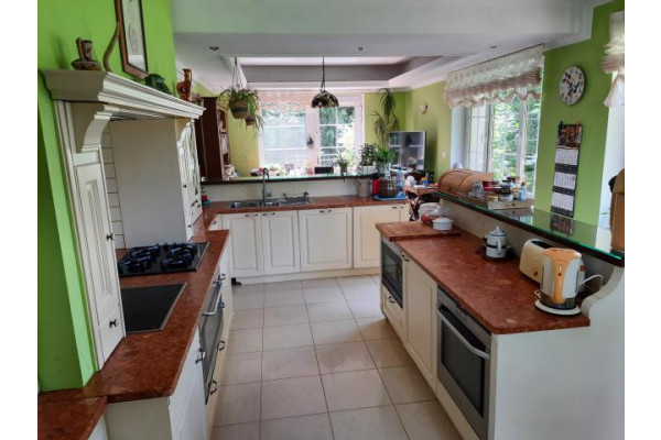 kołobrzeski, Gościno, Atrakcyjna, zabudowana posiadłość w m. Robuń