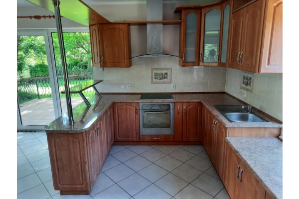 kołobrzeski, Gościno, Atrakcyjna, zabudowana posiadłość w m. Robuń