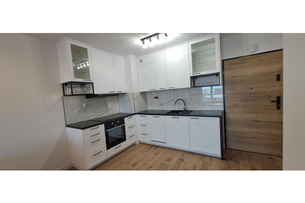 kołobrzeski, Kołobrzeg, Centrum, Żurawia, Nowe mieszkanie z garażem- wynajem na  sezon letni.